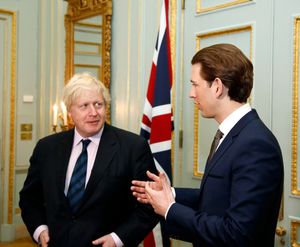 쿠르츠와 영국 외무장관 보리스 존슨, 2017년 3월 20일