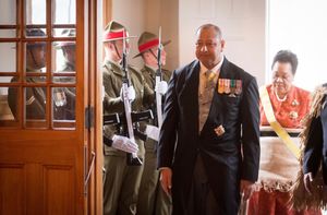 통가의 투포우 6세 국왕과 나나시파우 여왕. 세계에서 가장 오래된 현존 왕조 중 하나인 투이 통가 제국(Tuʻi Tonga Empire)의 계승자로, 기원후 950년경부터 이어져 왔다.