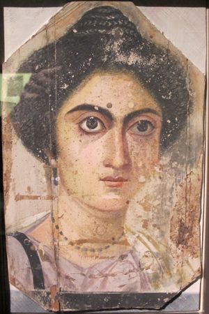 4세기 초상화(Fayum mummy portraits). 로마 이집트(Roman Egypt) 출신 여성