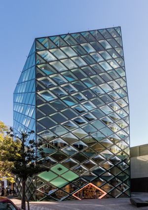 도쿄 에피센터, 헤르초그 & 드 뫼롱 설계