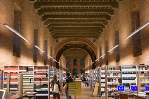 밀라노 대학교, 법과 인문학 중앙도서관