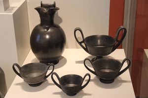 에트루리아식 부케로. 이러한 종류의 잔은 삼니움인들이 사용했을 것이다.