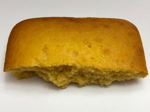 옥수수빵은 전통적인 아메리카 원주민 음식으로 흑인 문화의 주식이 되었다.