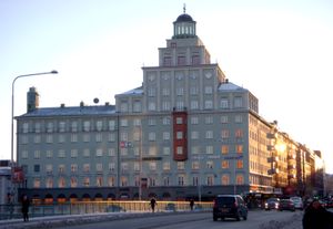 폴라 뮤직 스튜디오는 2004년까지 스톡홀름 Sankt Eriksgatan 58번지에 있는 이 건물에 위치해 있었습니다.