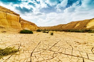 건조기의 이집트 와디 데글라(Wadi Degla)