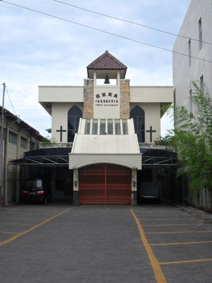 Tuhan}}는 "주님"을 뜻하는 단어이다.