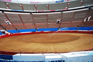 플라사 멕시코 전경. 4만 1천 명을 수용할 수 있는 세계 최대 규모의 투우장이다.