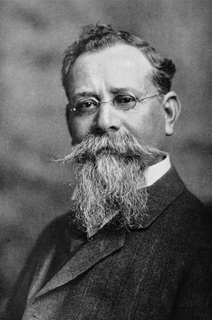 코아우일라 주지사 베누스티아노 카란사(Venustiano Carranza)는 뛰어난 장군 오브레곤과 빌라와 함께 헌법주의자군(Constitutionalist Army)의 북부 세력을 통합했다.