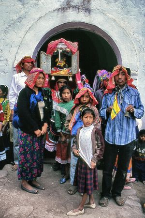 산 페드로 히카라스(San Pedro Jícaras)의 촛불 축제(Candlemas) 기간 중 메시케로스(Mexicaneros)