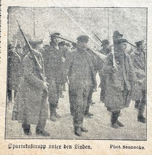 베를린의 주요 도로에서 힘을 과시하는 스파르타쿠스 동맹