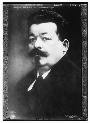 1918년 MSPD 지도자이자 공화국 독일의 초대 대통령인 프리드리히 에베르트