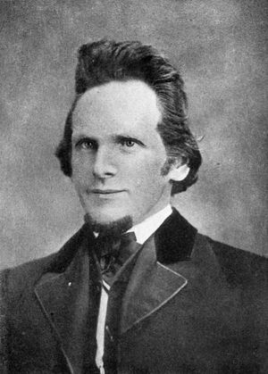 흑발 남성 사진