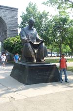 나이아가라 폭포에 있는 테슬라 동상