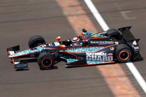 2012 DW12 섀시. 2012 인디애나폴리스 500 예선에서 J. R. 힐데브란트가 스피드웨이 구성으로 주행했다.