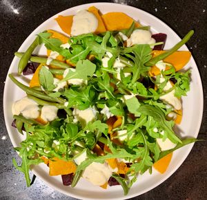 섞어 먹는 녹색 샐러드