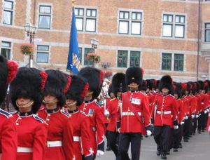 본거지인 퀘벡 시티 400주년 기념 행사에서 "반 두스"