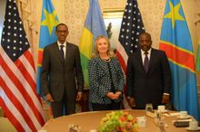 미국 국무장관 힐러리 클린턴과 르완다 대통령 폴 카가메와의 3자 회담, 2012년 9월