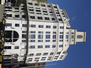 5월 혁명의 시작을 알린 바르셀로나의 Telefónica 건물