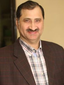 잔셔르 칸(Jansher Khan)은 파키스탄 출신으로 세계 스쿼시 오픈 8회 우승, 월드 슈퍼 시리즈(구 월드 시리즈 스쿼시 파이널스) 4회 우승, 기네스 세계 기록 보유자이다.