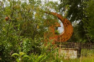 키르기스스탄의 녹슨 낫과 망치