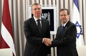 2023년 11월 20일, 예루살렘에서 이스라엘 대통령 이삭 헤르초그를 만난 린케비치스