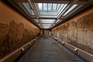 고대 아시리아의 궁전 벽