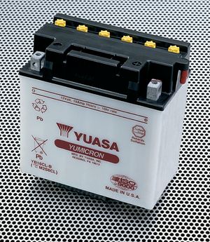 납축전지(오토바이 등의 용도)의 전극에 사용