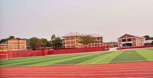 그룬트비 국제 중고등학교는 나이지리아에서 최고 순위의 사립학교 중 하나이다.