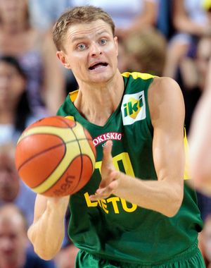 레날다스 세이부티스는 중요한 순간 포인트 가드 역할을 자주 맡았다.