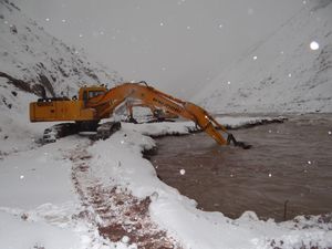 로군 댐 건설을 위한 준설 현장