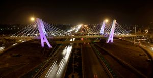 이맘 호세인 광장의 케이블 교차로