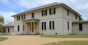 파라마타 구청사(Old Government House, Parramatta)는 뉴사우스웨일스주 파라마타 공원(Parramatta Park, New South Wales)의 중요한 유적지이다.
