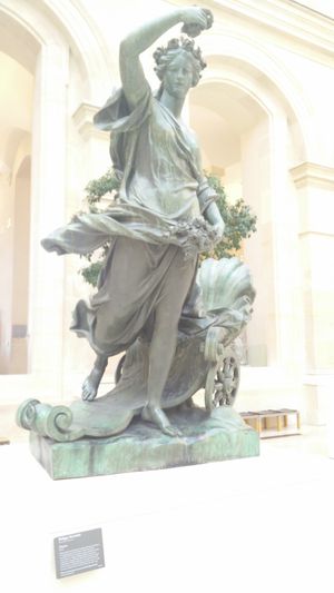 필립 마니에(Philippe Magnier) (1647–1715)가 제작한 에오스의 청동상 L' Aurore(1693년), 루브르 박물관, 프랑스에 전시되어 있다.