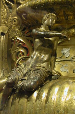 데르베니 크라테르에 묘사된 디오니소스.