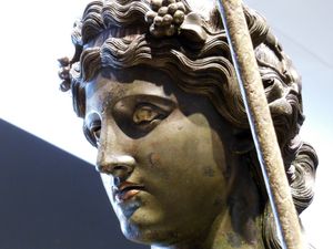 폰테 가리발디 바쿠스의 청동상 세부 묘사, 팔라초 마시모, 로마