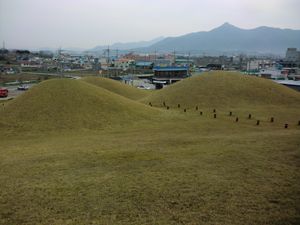 소가야의 지배계급의 무덤으로 추정되는 고성 송학동 고분군