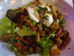 리옹 샐러드(Salade lyonnaise)
