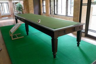 회의에서 사용된 테이블은 아이치현의 메이지무라 박물관에 전시되어 있다.