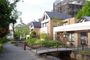 시냇물 녹지(せせらぎ緑道)