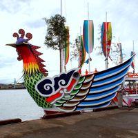 시오가마 미나토 축제에 사용되는 고자부네 봉황호