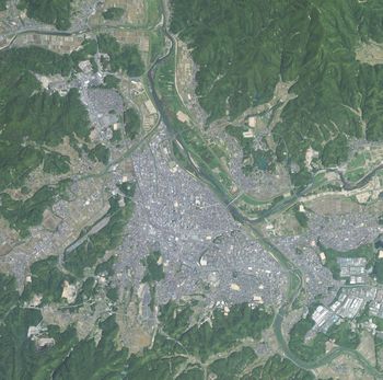 후쿠치야마시 시가지 주변 항공사진(2021년 6월 1일 촬영)