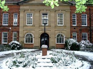 티핀 스쿨(Tiffin School)