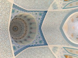 우즈베키스탄 나보이에 있는 코심 셰이크 묘의 내부