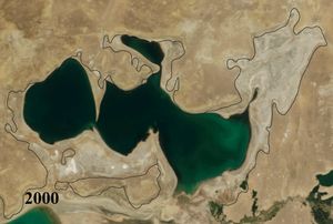 2000년(왼쪽)과 2011년(오른쪽)의 북아랄해 비교