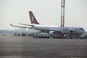 터키항공의 -223 항공기 타슈켄트 국제공항