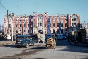 한국 전쟁 당시 건물 (특히 지붕)에 발생한 피해 (1954년)