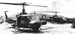 TAT-101 및 TK-2 장착 UH-1E