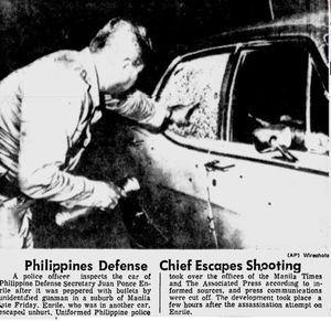 총탄 자국이 남은 후안 폰세 엔릴레의 차