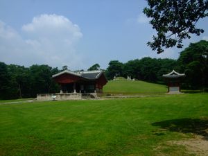 익종과 신정왕후의 능인 수릉