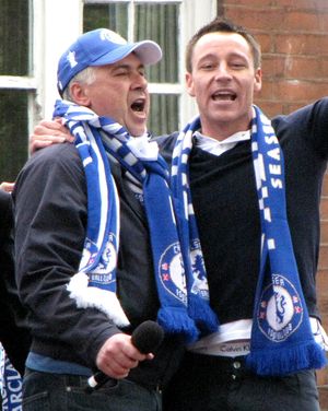 존 테리 주장과 첼시의 사상 첫 프리미어리그와 FA컵 2관왕을 자축하는 안첼로티